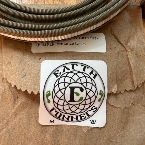 New Earthrunners Khaki Performance Lace Set - Picture 2 of 3